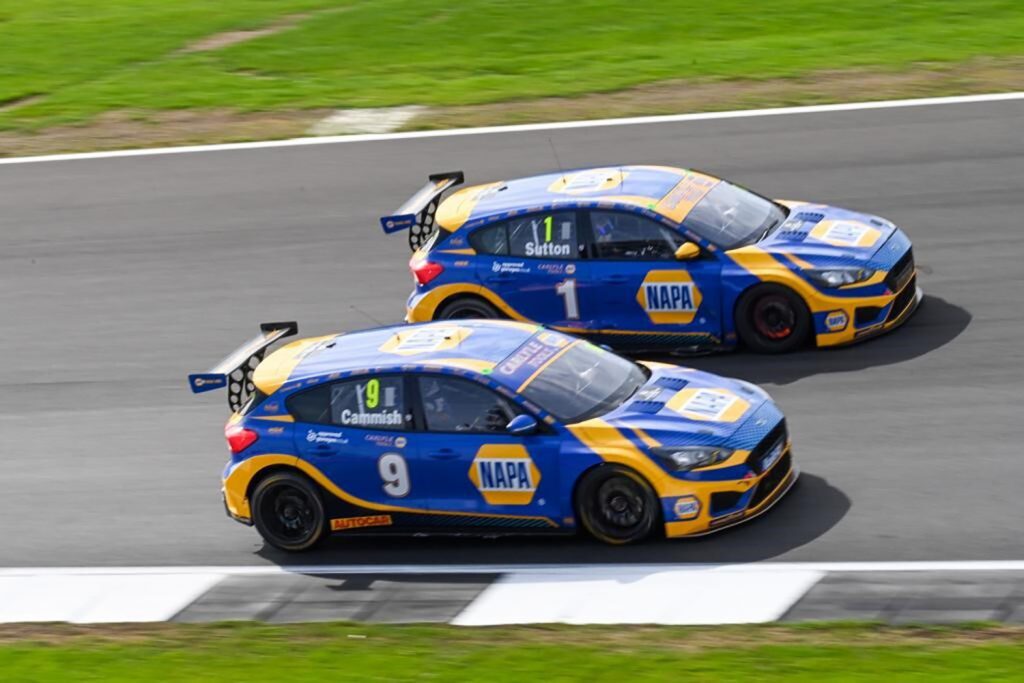 Dan Cammish letting his NAPA teammate Ash Sutton overtake him in a BTCC race for the good of the team